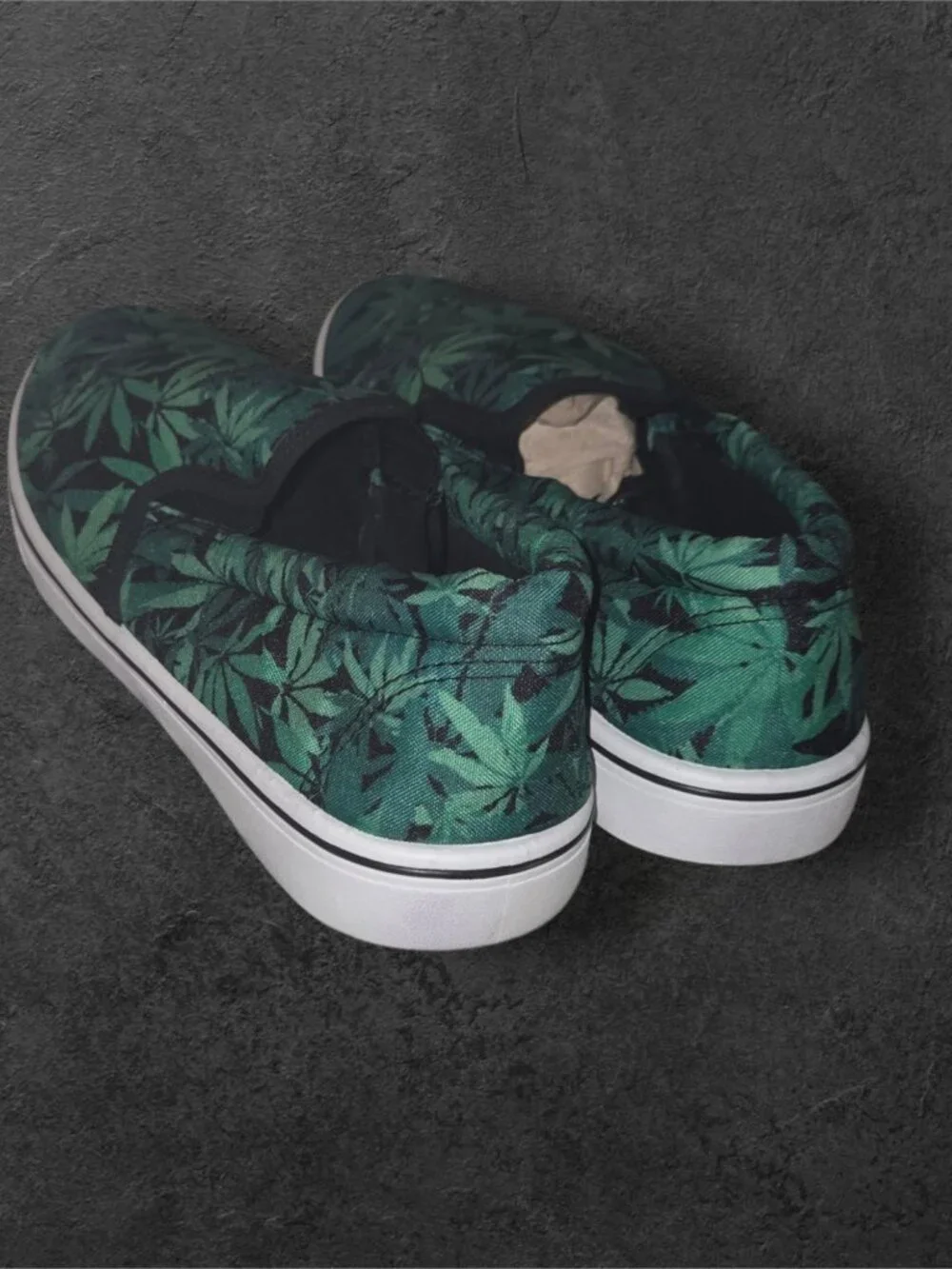 Rue21 Green Leaf Print Slip-On Sneakers Size 10 NWOT